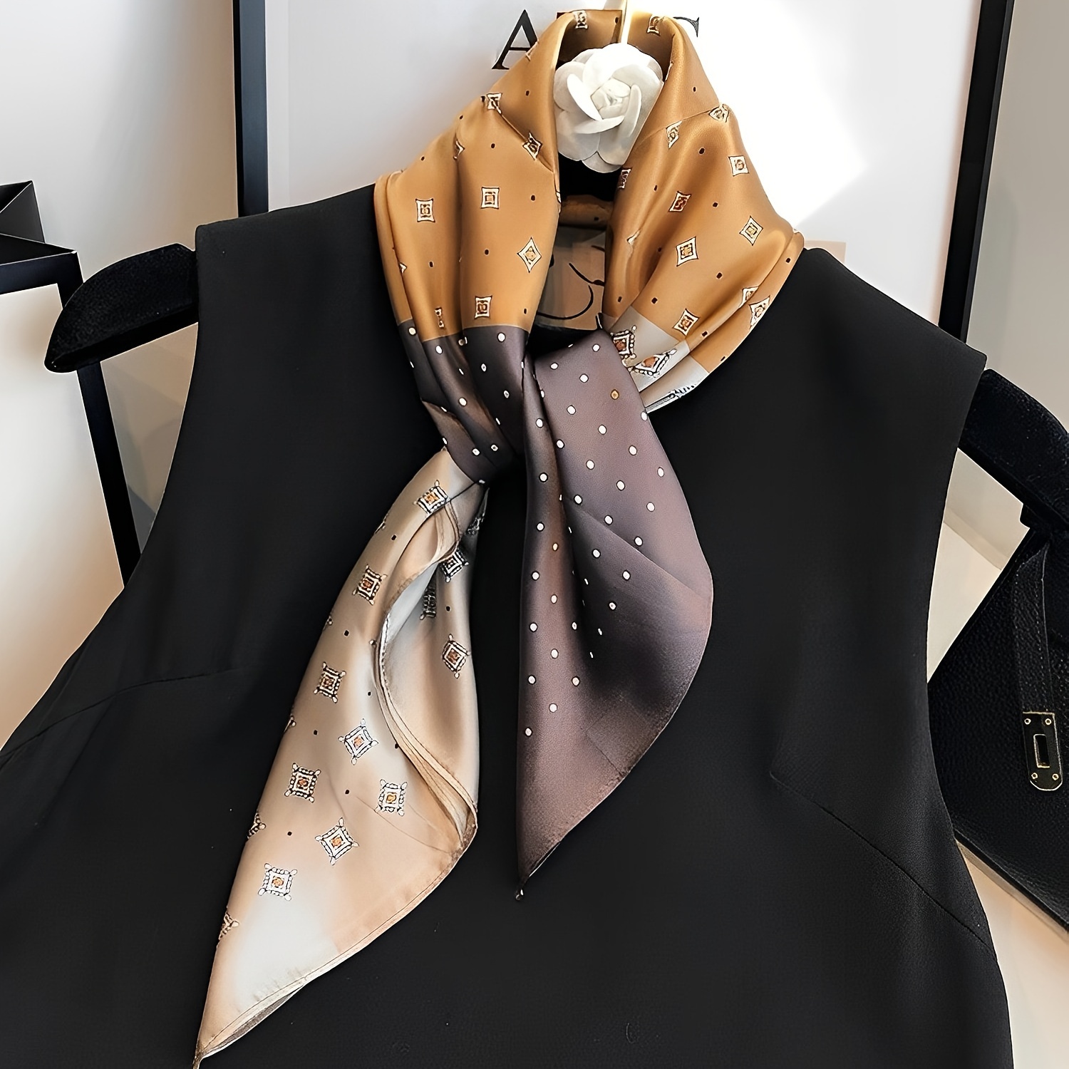 25.59インチフェイクダイヤモンド水玉スクエアスカーフエレ - Ascot Neck Scarf のレビューと価格