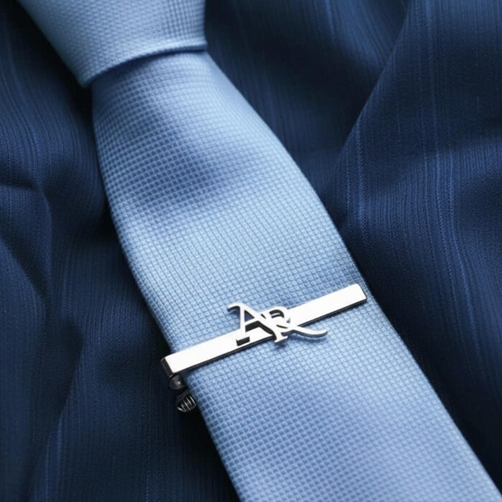 カスタムメイドのイニシャル入りステンレス製タイクリップシャツ - Tie Clip Silver のレビューと価格